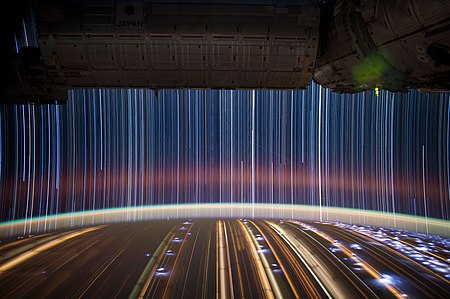 ไฟล์:International Space Station star trails - JSC2012E039800.jpg