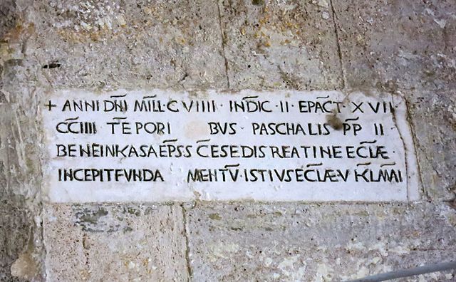 A 12th-century Medieval Latin inscription in Italy featuring sans-serif capitals
