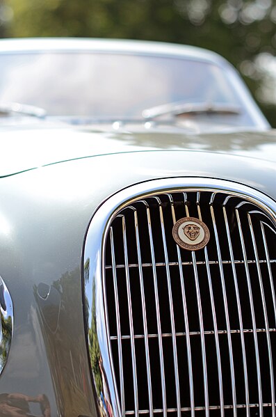 File:Jaguar XK 120 Pininfarina (43087314935).jpg