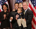 Jesse Jackson and children with George W Bush.jpg