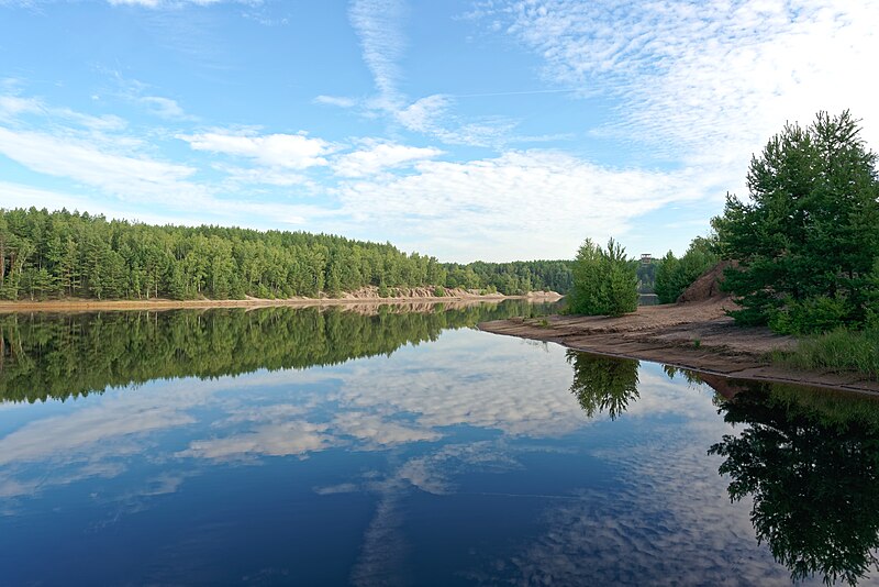 File:Jezioro Afryka, Dawna Kopalnia Babina, Park Krajobrazowy Łuk Mużakowa, 20230812 0818 7470.jpg