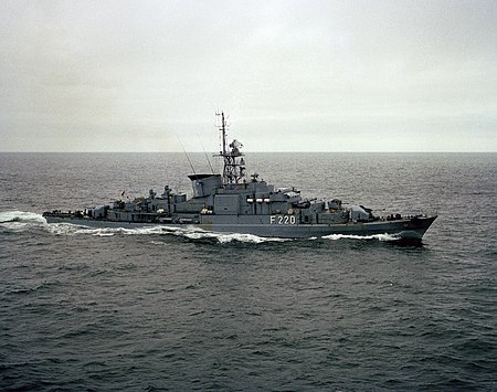 Köln (F 220) underway 1982