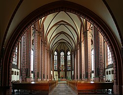 Wnętrze Kościoła Świętych Apostołów Piotra i Pawła w Katowicach