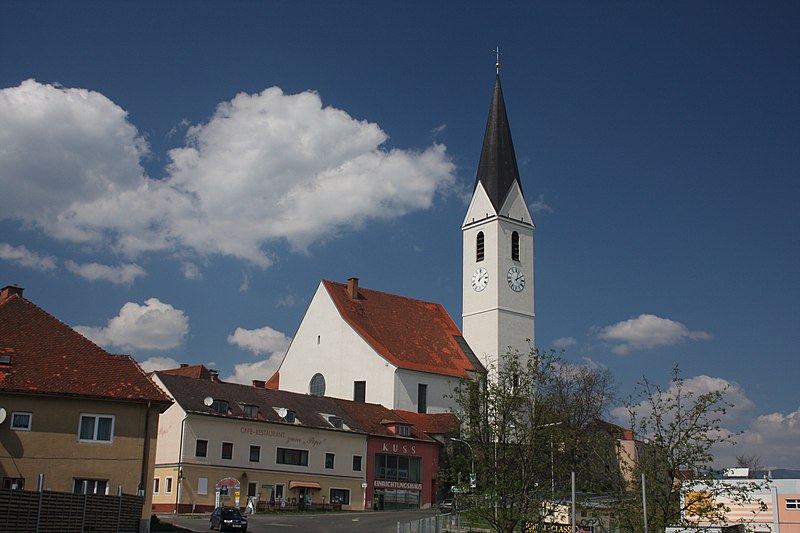 File:Kirche Knittelfeld - panoramio.jpg