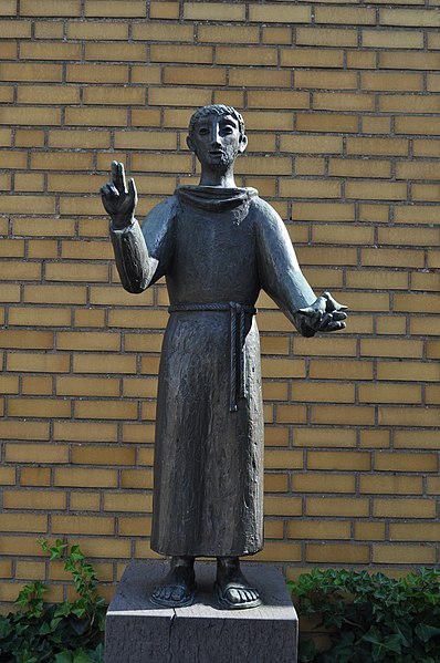 File:Kirdorf, katholisches Gemeindezentrum St. Franziskus, Statue St. Franziskus.JPG