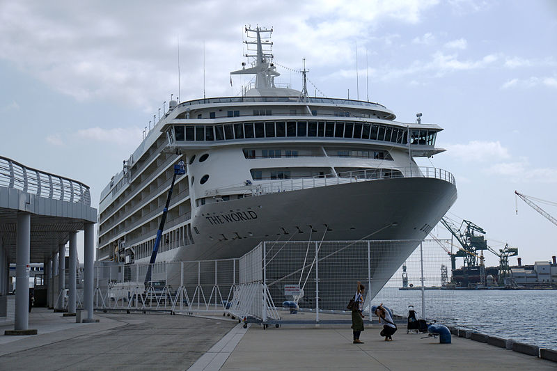 File:Kobe port The World01n4272.jpg