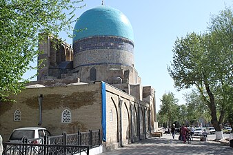 Kok Gumbaz mosque in Shahrisabz -outside 3.JPG