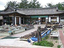 Korea-Gyeongju-Folkcraft Village-Hanok sytle store-01.jpg