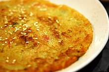 Korean potato pancake-Gamjajeon-02.jpg