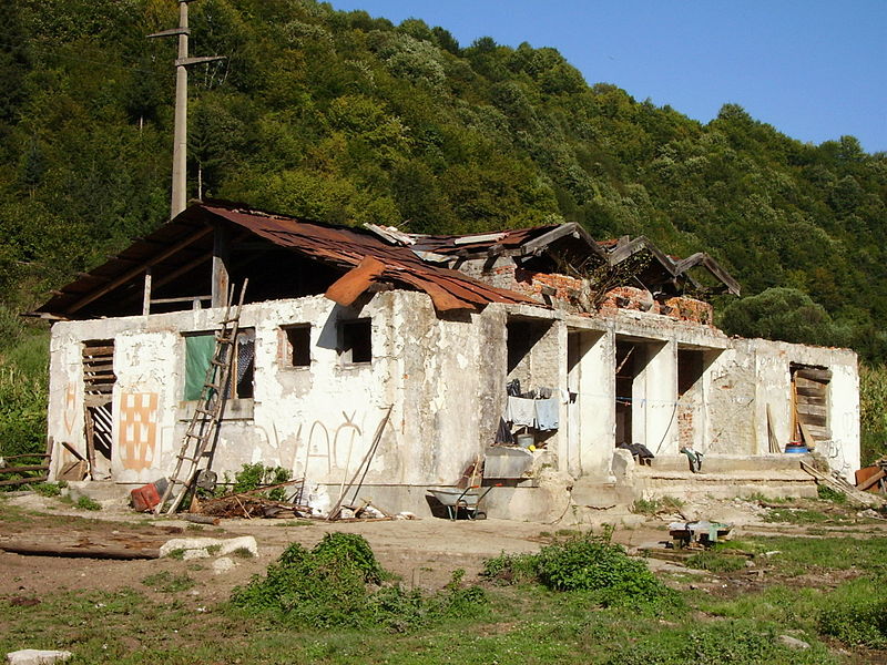 File:Krezluk Ruins 3.jpg