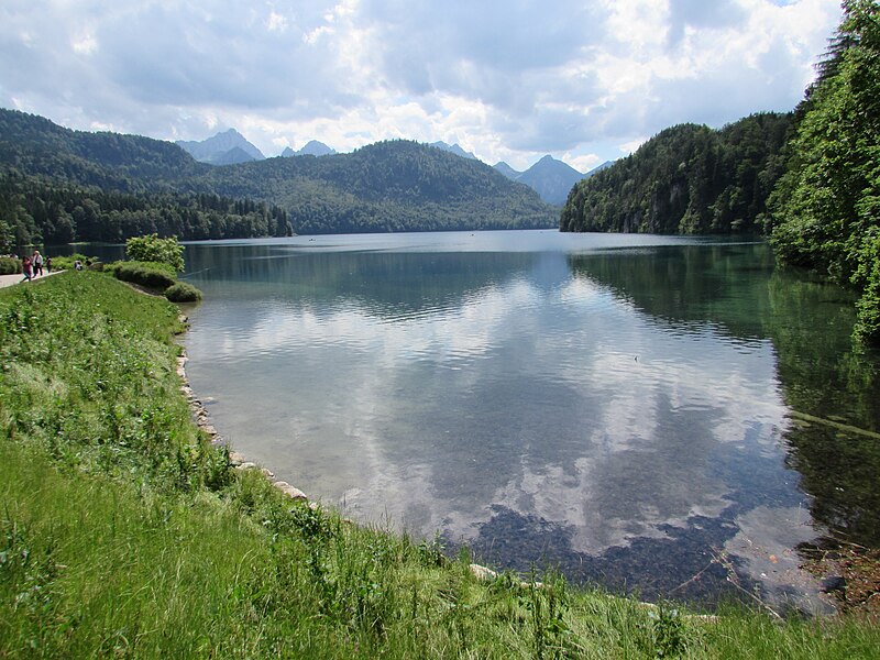 File:Lacul Alpsee.jpg