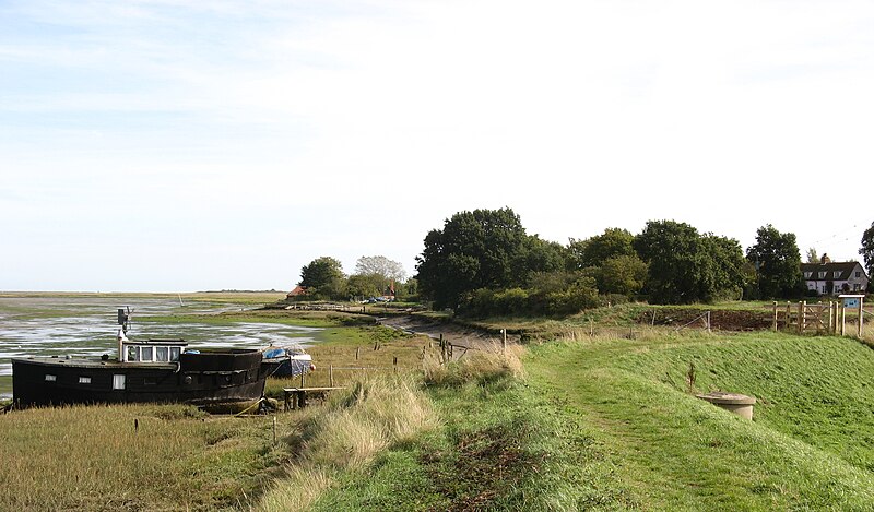 File:Landermere Wharf, from west.jpg