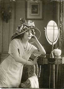 Geneviève Lantelme par Henri Manuel vers 1905.