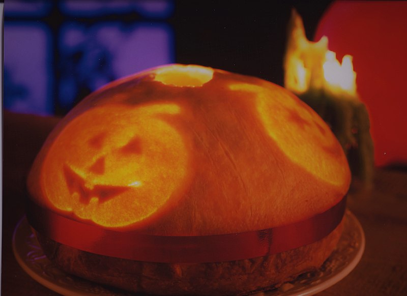 File:Le Samain, gâteau de Halloween. Créé par la société Optos-Opus..jpg