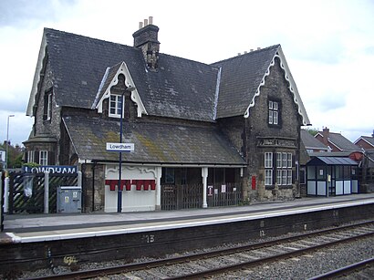 How to get to Lowdham Station with public transport- About the place