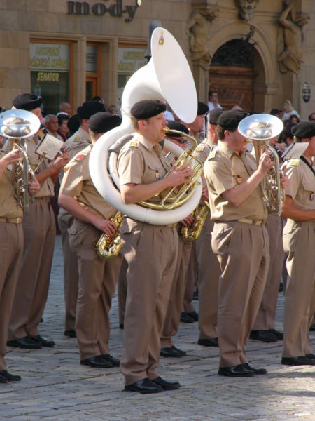 Datei:Luxembourg military band.jpg