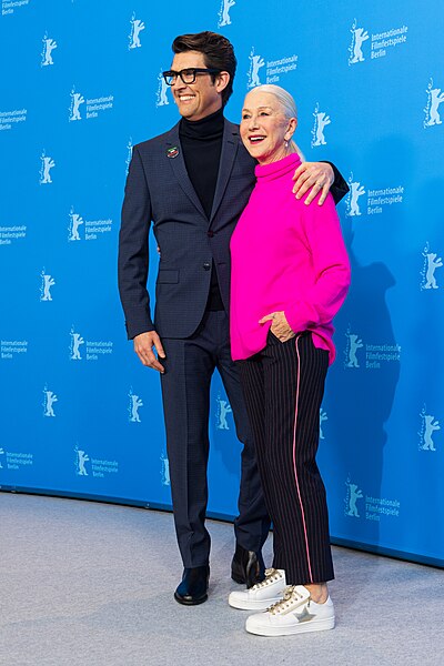 File:MKr24726 Guy Nattiv and Helen Mirren (Golda, Berlinale 2023).jpg