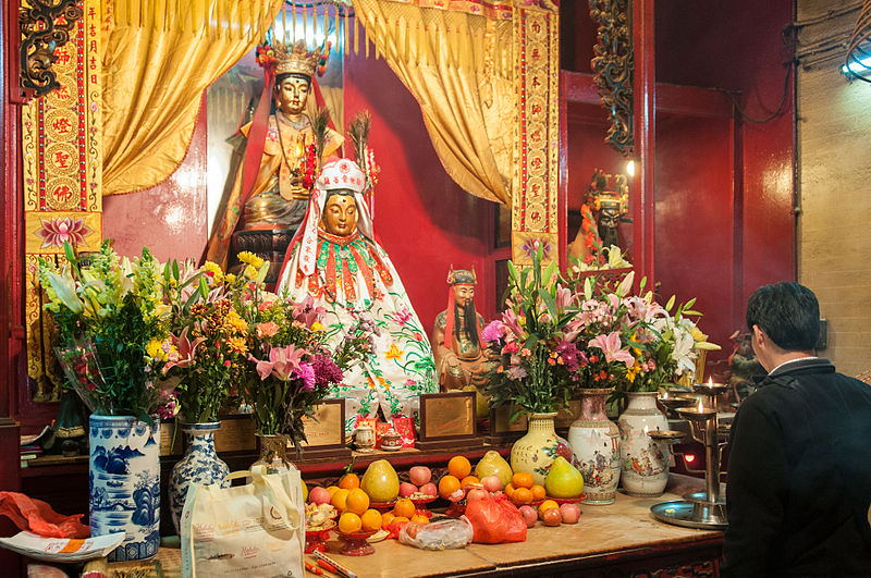 File:Man Mo Temple in Hong Kong (6847493582).jpg