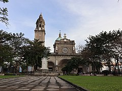 Manila Cathedral, Plaza De Roma