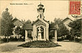 Kapelle des Hôpital Boucicaut in Paris mit Denkmal, 1907.