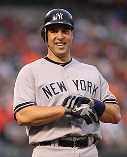 Retiring Mark Teixeira honored by Yankees before final game