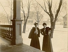 Maud Hunt Squire and Ethel Mars (right), Springfield, Illinois, c.1898, Department of Image Collections, National Gallery of Art Library, Washington, DC.