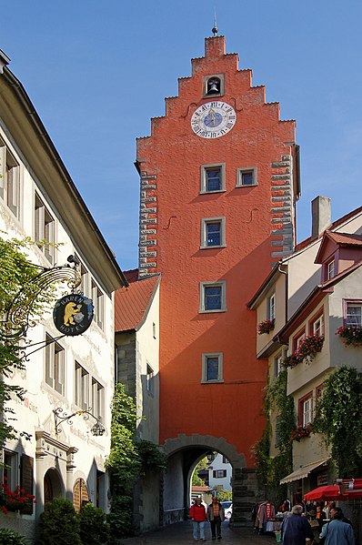 File:Meersburg Stadttor zur Oberstadt (10187073903).jpg