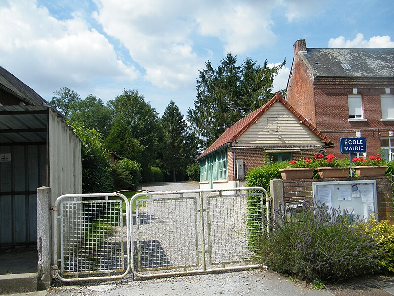 File:Meigneux, Somme, France.JPG