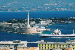 Messina harbour AK.jpg