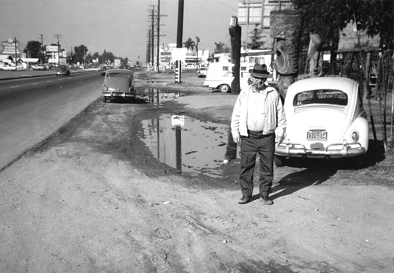 File:Midway City CA Island Trade Store 1965.jpg