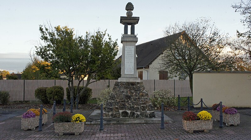 File:Monument aux morts 7300.JPG