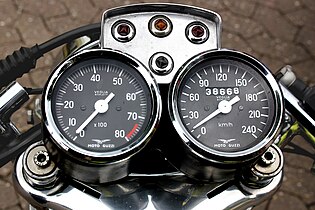 Moto Guzzi V 7, Armaturen (2017-07-01 Sp).JPG
