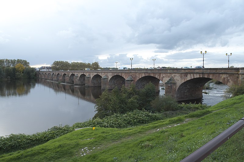 File:Moulins (Allier) Pont Régemortes 390.jpg