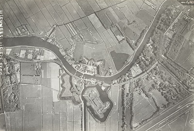 File:NIMH - 2155 005292 - Aerial photograph of Fort Nieuwersluis, The Netherlands.jpg