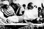 Nehru Gandhi 1937.jpg