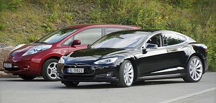 The all-electric Nissan Leaf (left) and the Tesla Model S (right) were the two best selling plug-in electric cars in Norway in 2014.[22]