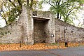 Stadtmauer an der Unteren Straße mit Rest einen Halbschalenturms