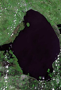 satelitní pohled na jezero