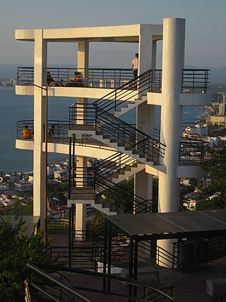 <span class="mw-page-title-main">Mirador de la Cruz</span> Scenic viewpoint and tourist attraction in Puerto Vallarta, Jalisco, Mexico