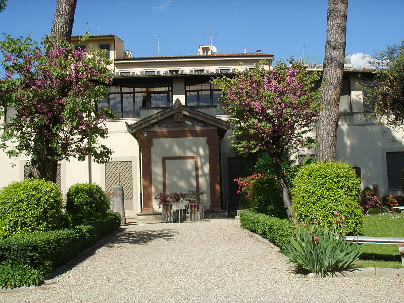 File:Palazzo della crocetta, giardino 02.JPG