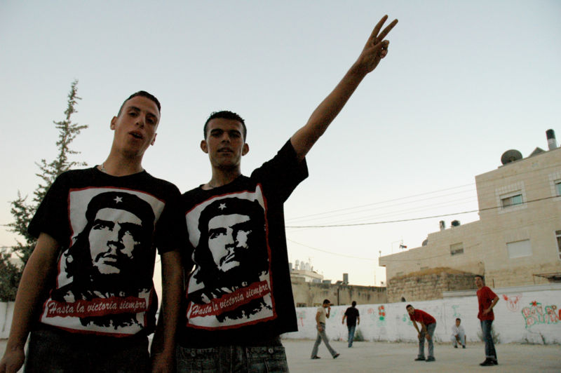 File:Palestinians wearing Che Guevara tshirts.jpg