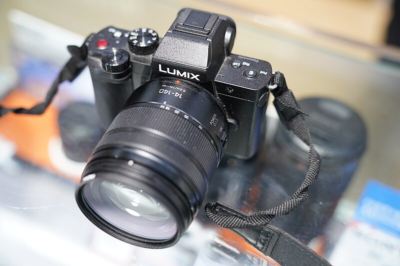 File:Panasonic Lumix DC-G100 with 14-140 lens.jpg - Wikimedia Commons