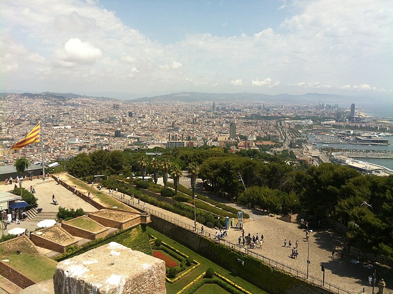 File:Panoramic views of Barcelona from the Castell de Montjuïc (4).jpg