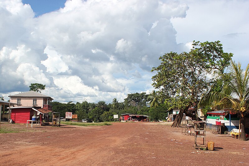 File:Pendembu en route to Outamba-Kilimi Park.JPG