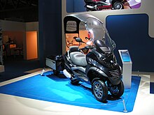 Piaggio MP3 mit Dach