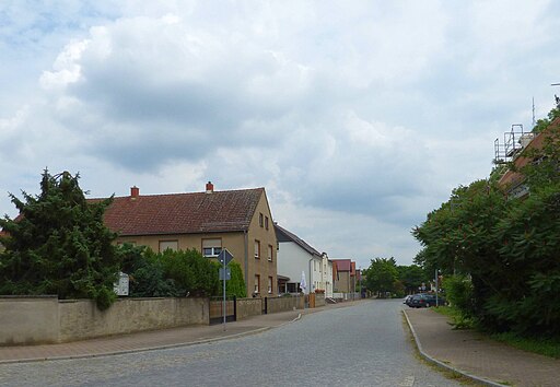 Platz des Friedens Plessa Jul 2017 P1100140