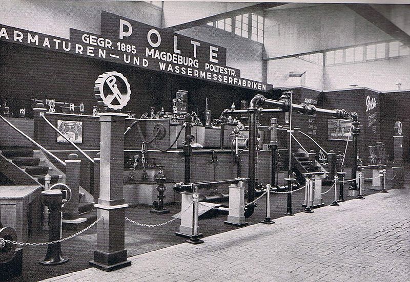Die Polte Armaturen- und Maschinenfabrik OHG ( Magdeburg ) 800px-Polte-Werke%2C_Messestand%2C_1934