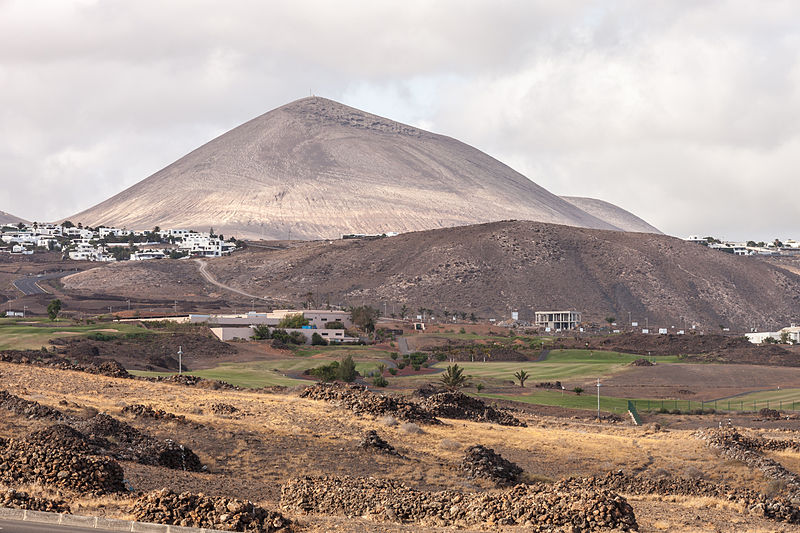 File:Puerto del Carmen. Lanzarote. España-4.jpg