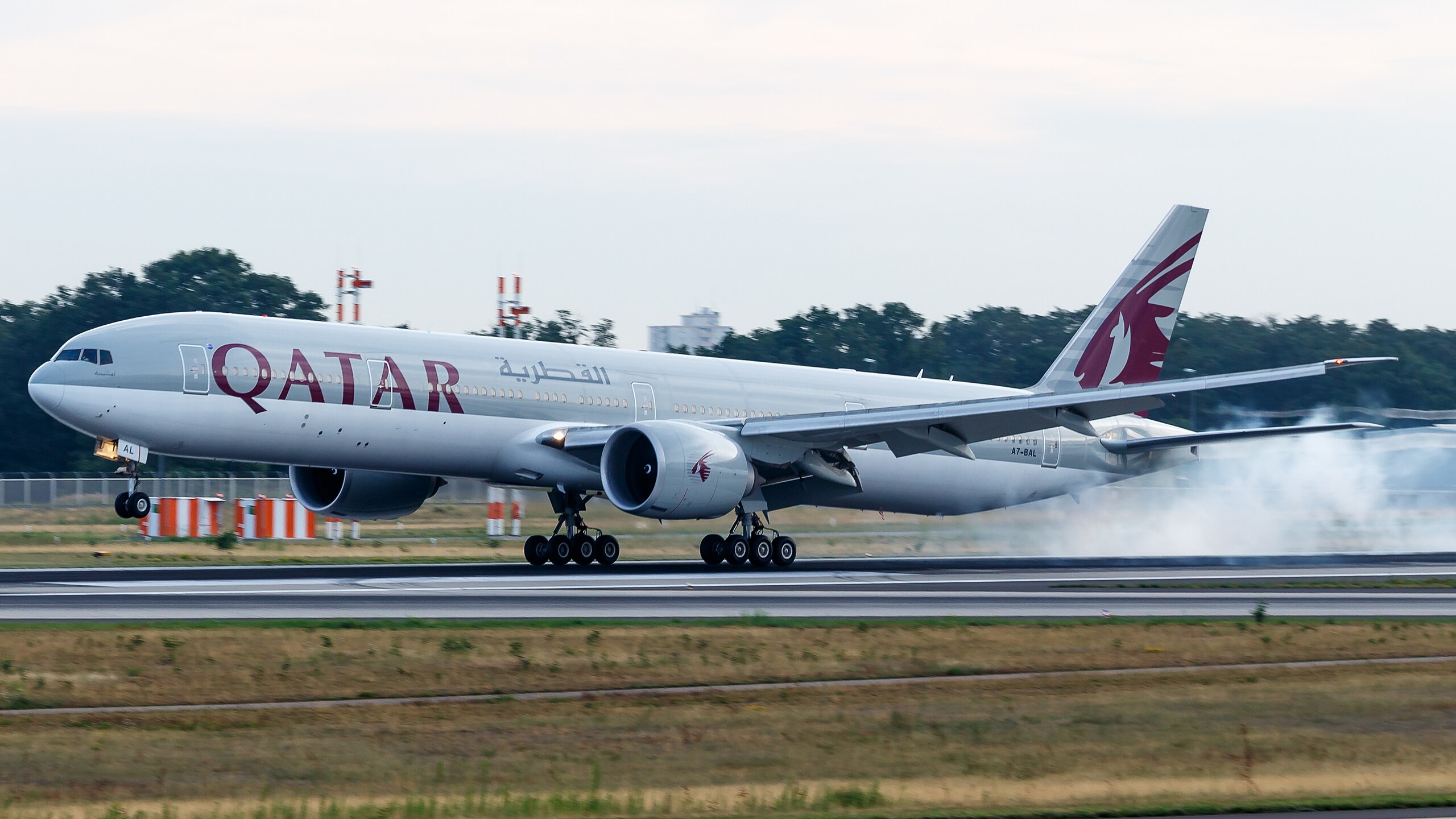 File:Qatar Airways Boeing 777-300ER (A7-BAL) at Frankfurt Airport