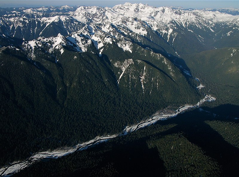 File:Queets River and The Valhallas.jpg